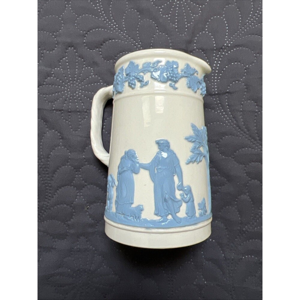 Wedgwood Cream Etruria & Barlaston Queens Ware Sacrifice Jug Pitcher Creamer